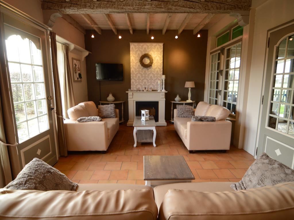 Charming Holiday Home In Zele Near The Forest Exteriör bild