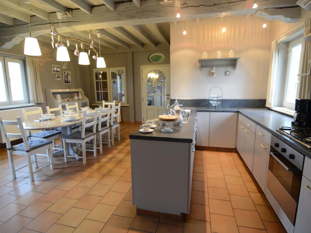 Charming Holiday Home In Zele Near The Forest Exteriör bild
