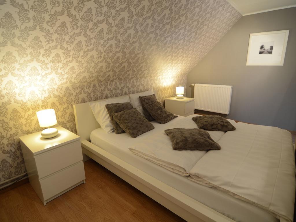 Charming Holiday Home In Zele Near The Forest Exteriör bild